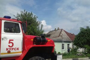В Железнодорожом округе Курска горел частный дом