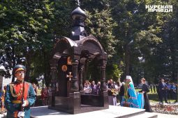 Курская область: в Понырях открыта первая в России часовня памяти из черного мрамора
