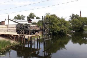 В Курске военные инженеры строят низководный мост на Боевке