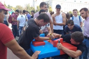 На Театральной площади Курска состоялась акция «День трезвости»