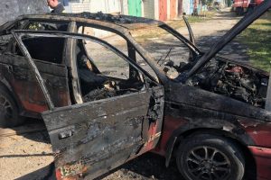 В Курске в гараже сгорела машина