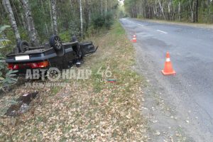 В Курской области автомобиль улетел в кювет