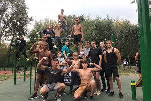 Курян приглашают на городские соревнования по уличному фитнесу