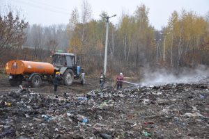 В Курской области горит мусор