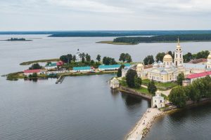 «Остров»  за стеклом