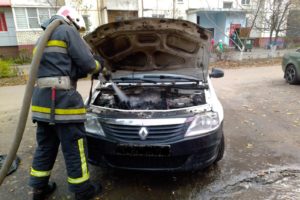 В Курске горел автомобиль