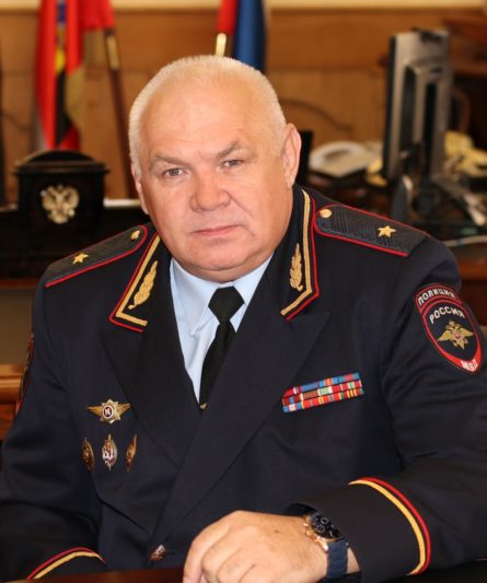 Начальник курской полиции поздравил сослуживцев с профессиональным праздником