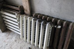 В Курске грабители воровали батареи из строящихся домов
