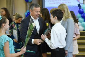 Стипендии города лучшим студентам и спортсменам