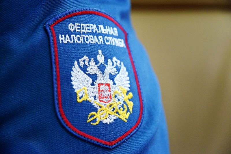 Курянка задолжала судебным приставам почти 100 тысяч рублей