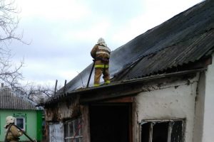 Курская область: в жилом доме сгорела крыша