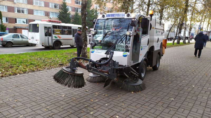 Чтоб на тротуарах ни пылинки