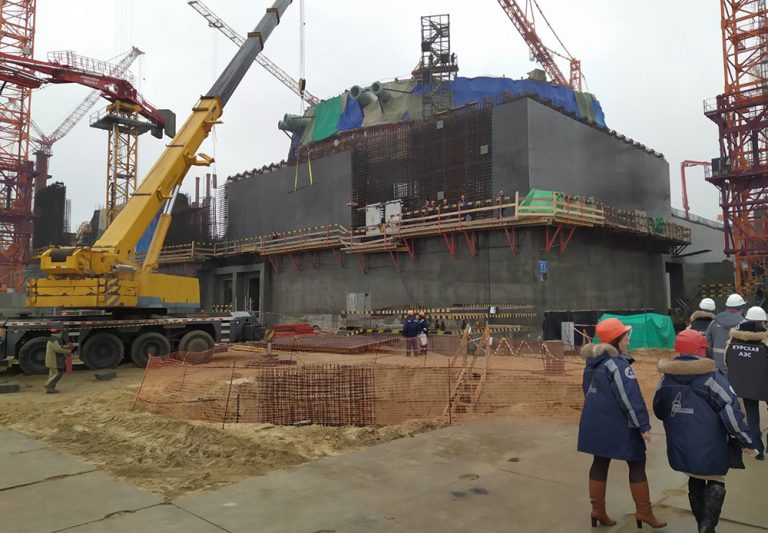 Роман Старовойт осмотрел площадку строительства Курской АЭС-2