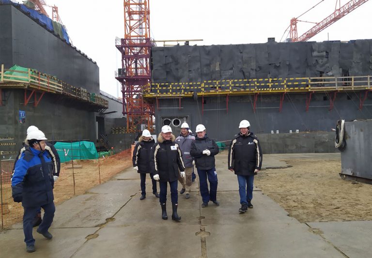 Роман Старовойт осмотрел площадку строительства Курской АЭС-2