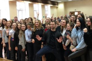 Кузя в роли музыканта