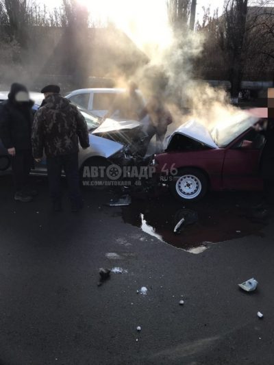 В Курске таксист попал в лобовое ДТП