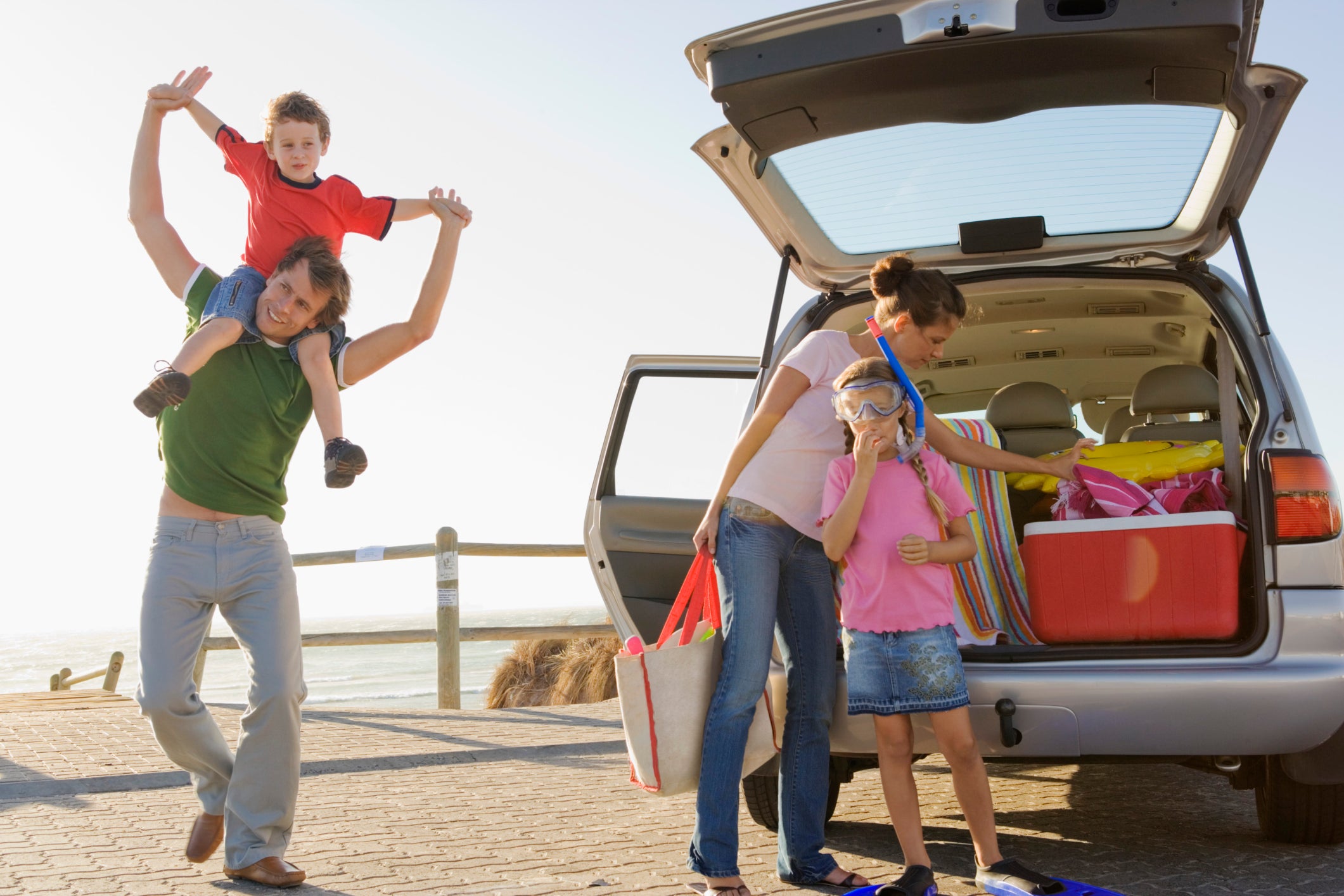 Travel my car. Путешествие с семьей. Путешествие на автомобиле. Семья с автомобилем. Авто для путешествий.
