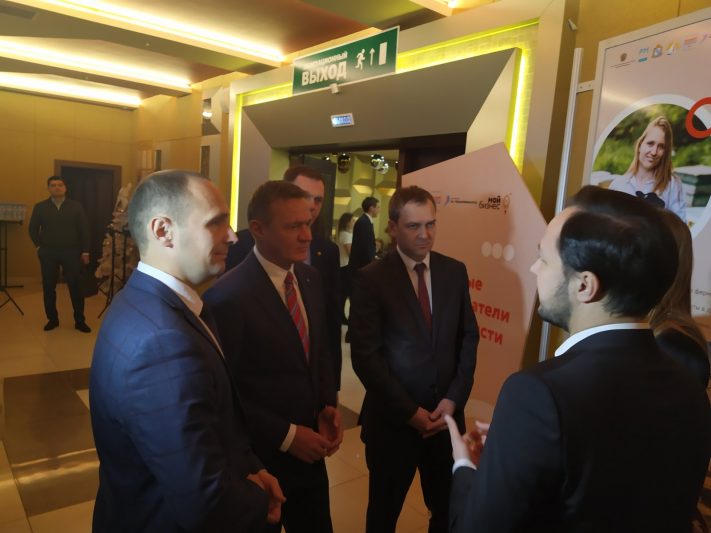 Губернатор Курской области посетил итоговый форум «Мой бизнес – мое будущее»
