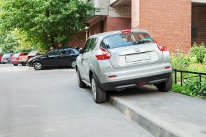 В Курске обсудили парковку на газонах