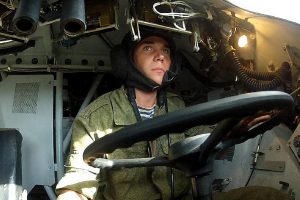 В армии ждут водителей больших машин