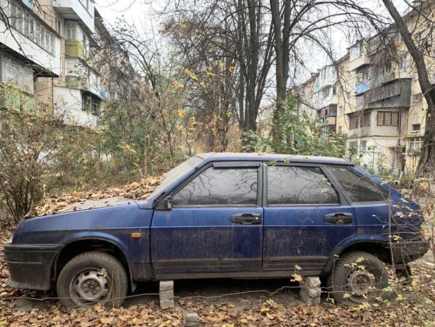 В Курске в Сеймском округе нашли 11 бесхозных автомобилей