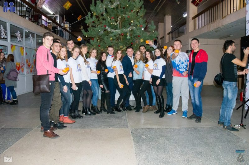 Наркополицейские наградили волонтеров