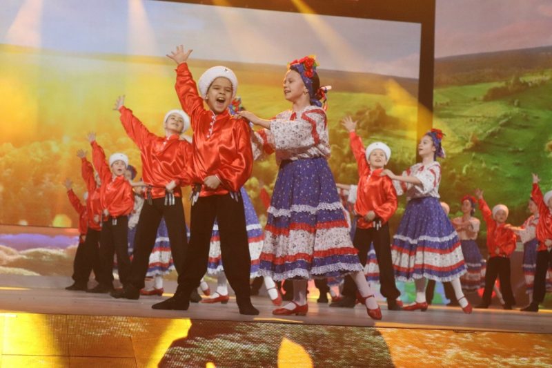 Курский театр «Вип-поколение» взял Гран-при фестиваля «FOLK без границ»