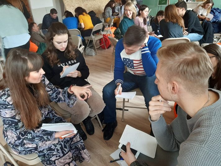 В Курске прошли общественные  слушания по разработке концепции молодежного Арт-пространства