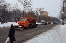 В Курске приступили к уборке снега