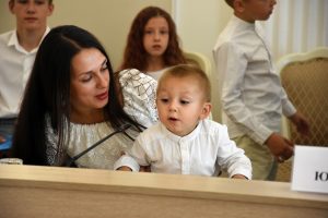 Больше семей в Курской области получат выплаты за рождение ребенка