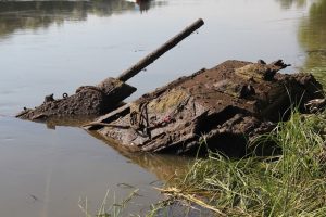 В Курской области планируют поднять из рек два танка