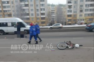 На проспекте Клыкова в Курске сбили велосипедиста