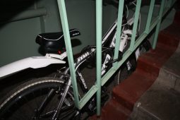 Курянин спрятал у матери три украденных велосипеда