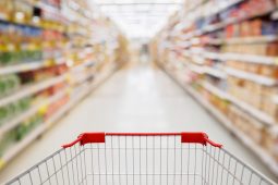 Четыре преимущества российских супермаркетов, которые удивляют иностранцев