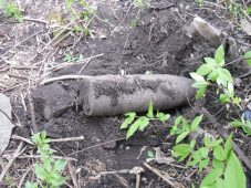 В Курской области обнаружили неразорвавшийся артснаряд