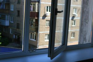В Курске погиб пациент, упав из окна 4 этажа больницы №4