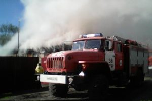 В Курской области загорелся жилой дом