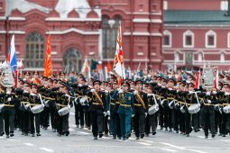 Курские военные дезинфицируют место репетиции парада Победы