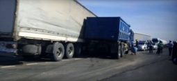 Под Курском столкнулись два грузовика