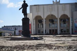Благоустройство Театральной площади в Курске завершат в августе