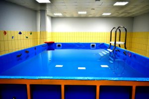 В Курске для детей  с ограниченными возможностями здоровья проводят бесплатные занятия  в бассейне