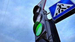 В Курске на улице Радищева модернизируют светофоры