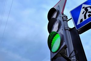 Курский облсуд назначил компенсацию за ДТП «по вине» светофора