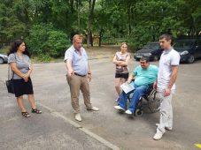 В Курске глава города поручил установить пандус для ребенка-инвалида