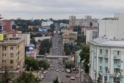 В Курске на улице  Советской снесли башенный кран