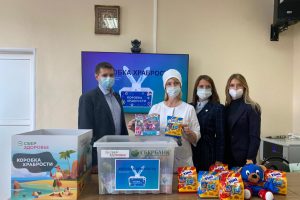 В Курские больницы детям передали «коробки храбрости»