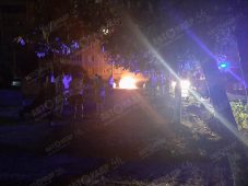 Ночью в Курской области горели два автомобиля