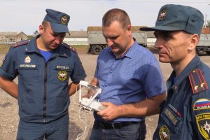 В Курской области спасатели и энергетики провели рейд в пожароопасных районах