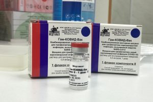 Второй этап вакцинации от коронавируса в Курской области прошли три медработника