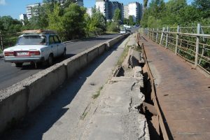 В Железногорске приступили к ремонту моста через Речицу
